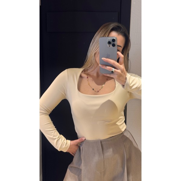CAMISETA LICRA BEIGE