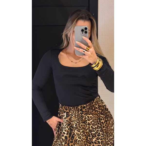 CAMISETA LICRA NEGRA