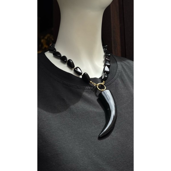 COLLAR CUERNO NEGRO