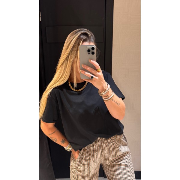 CAMISETA BASICA NEGRA